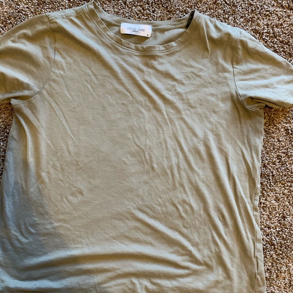 Carly Jean Los Angeles Tucker Tee. Medium. NEW!